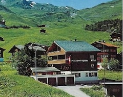 Guesthouse Mezzaprada (Arosa, Switzerland)