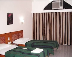 Hotel Shalom International (Chiplun, India)