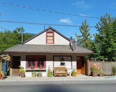 Gæstehus Ainsworth Springs (Ainsworth Hot Springs, Canada)