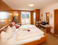 Hotel Zunnelerhof (Schenna, Italy)