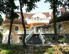 Khách sạn Káptalan Vendégház (Balatonalmádi, Hungary)