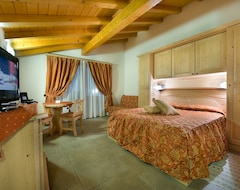 Hotel Arlecchino (Madesimo, Italien)