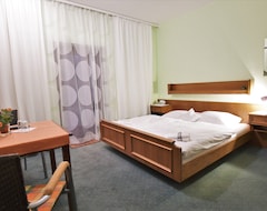 Khách sạn Hotel Vanda (Irschen, Áo)