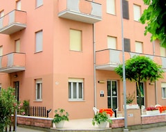 Khách sạn Ivette (Rimini, Ý)