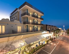 Khách sạn Hotel Lina (Misano Adriatico, Ý)