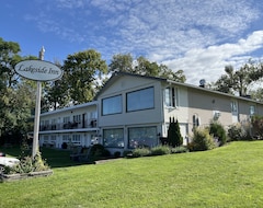 Khách sạn Lakeside Inn (Orillia, Canada)