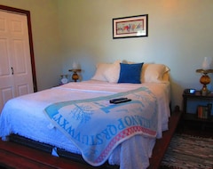 Trails Edge Bed & Breakfast (Maynooth, Canadá)