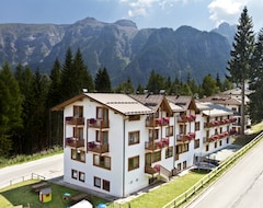 Khách sạn Hotel Fantelli (Folgarida, Ý)