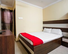 Khách sạn SPOT ON 24885 Royal Plaza (Hyderabad, Ấn Độ)