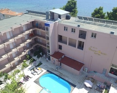 فندق Golden Beach Hotel (هالكيديكي, اليونان)