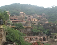 Hotel Neemrana Fort Palace (Neemrana, Hindistan)
