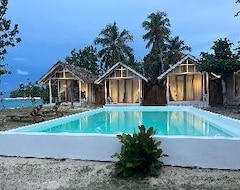 Khách sạn La Belle Hollow Trees (Mentawai Islands, Indonesia)