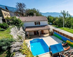 Hele huset/lejligheden Rustikale Villa Mit Pool, Terrasse Und Herrlicher Aussicht (Kršan, Kroatien)