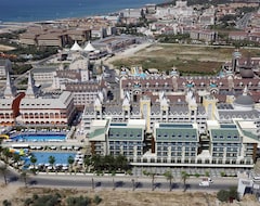 Hotel Palm World Resort & Spa (Evrenseki, Türkiye)