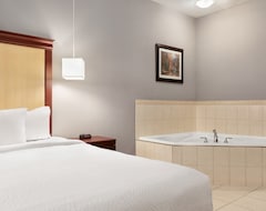 Hotel Premier Inn & Suites - Downtown Hamilton (Hamilton, Canada)
