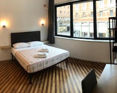 Khách sạn Galleria Del Toro 3 Rooms (Bologna, Ý)