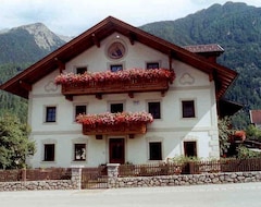 Hotel Haus Scheiber Christina (Umhausen-Niederthai, Austria)