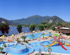 Khách sạn Camping Village Isolino (Verbania, Ý)
