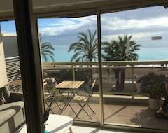 Hotelli Lovely Renovated Seafront Flat On The Promenade Des Anglais 5 Min Hotel Negresco (Nizza, Ranska)