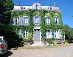 Pansiyon Le Château (Éparcy, Fransa)