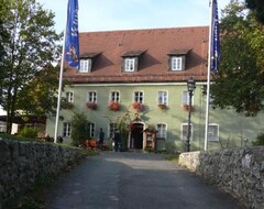 Otel Burg Veldenstein (Neuhaus, Almanya)
