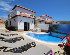 Tüm Ev/Apart Daire Homely villa with heated swimmingpool (Costa Adeje, İspanya)