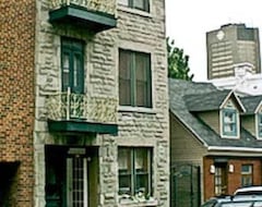 Toàn bộ căn nhà/căn hộ 100 METERS to SUBWAY - Montcalm condos (Montréal, Canada)