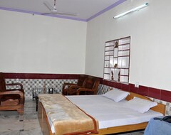 Hotel Vk Palace (Mathura, India)