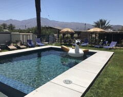 Toàn bộ căn nhà/căn hộ Private Estate Close To Everything. Pool, Jacuzzi'S And Beautiful Gardens (Thermal, Hoa Kỳ)