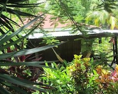 Khách sạn Hibiscus Valley Inn (Marigot, Dominica)