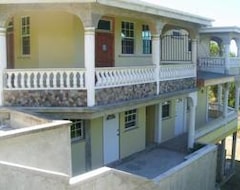 Koko talo/asunto Corosol (Roseau, Dominica)