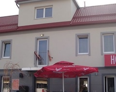 Nhà nghỉ Plus Caffe (Žalec, Slovenia)