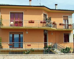 Otel Affitta Camere Elena (Castelnuovo del Garda, İtalya)
