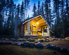 Khách sạn Storm Mountain Lodge Cabins & Dining (Eldon, Canada)