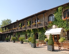 Hotel Residenza Torre Di San Martino (Gazzola, Italy)