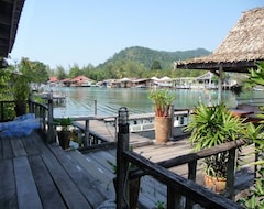 Khách sạn Baan Rim Nam Guesthouse (Koh Chang, Thái Lan)