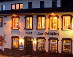 Khách sạn Zum Schlossberg (Wadern, Đức)