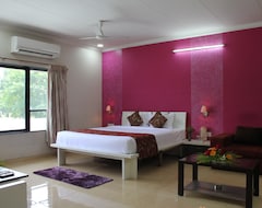Hotel Maitreyas (Jalgaon, Hindistan)