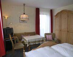Khách sạn Hotel Gästehaus Rosa (Bad Tölz, Đức)