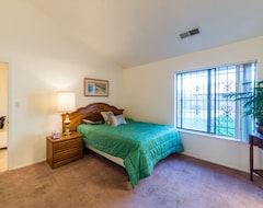 Entire House / Apartment 30$ Off W/aarp,aaa,airline,car Rental Peaceful,park,library, Close To All (Albuquerque, USA)