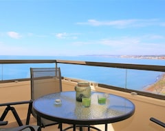 Cijela kuća/apartman Spacious Apartment With Sea Views, Air-con & Wifi, Close To Estepona Port With Direct Beach Access (Estepona, Španjolska)