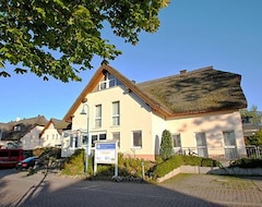 Khách sạn Strandhaus Lobbe (Middelhagen, Đức)
