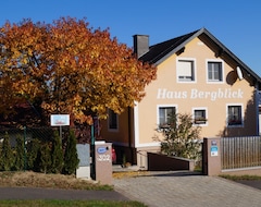 Pansion Haus Bergblick (Wiener Neustadt, Austrija)