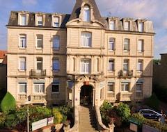 Le Noyvel hotel (Bagnoles-de-l'Orne, Francia)