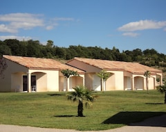 Khách sạn Park & Suites Village Gorges De L'Herault-Cevennes (Brissac, Pháp)