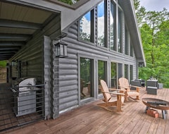 Entire House / Apartment Luxe Jasper Cabin With Deck And Blue Ridge Mtn Views! (Jasper, USA)