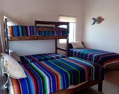 Guesthouse Mision Surf Mexico (Madero, Mexico)