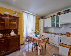 Tüm Ev/Apart Daire Apartment with breathtaking view over the lake, no car needed (Varenna, İtalya)
