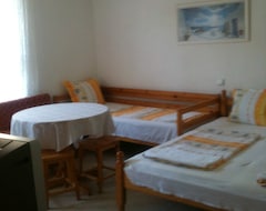 Hotel Irina Rooms (Primorsko, Bulgaria)