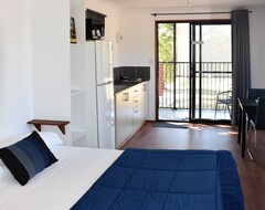 Entire House / Apartment Mt Larcom Tourist Park (Gladstone, Australia)